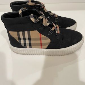Burberry kids high top size 3. Worn four times.